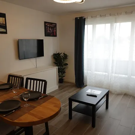 Fiesta Apartamento Le Blanc-Mesnil